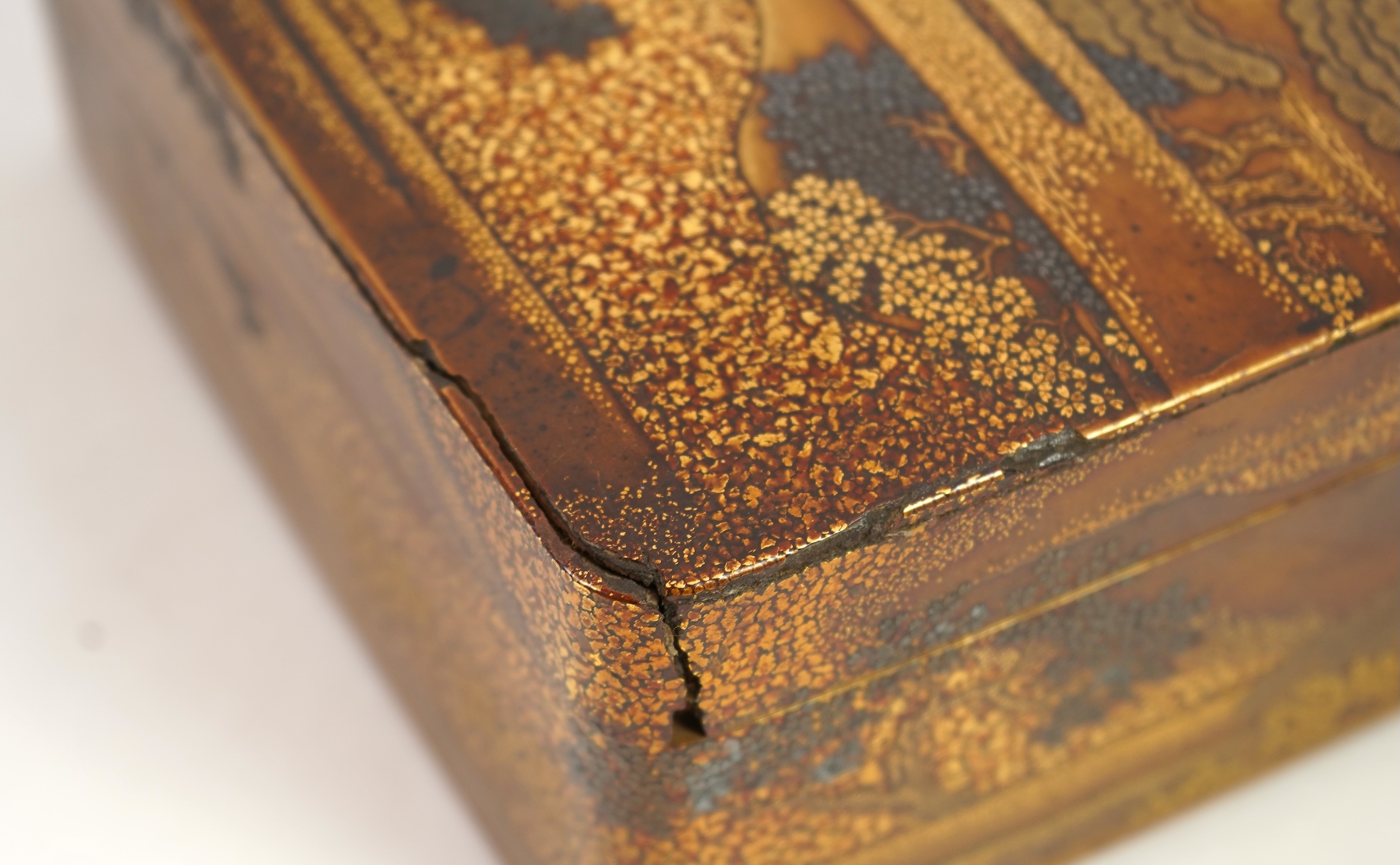 A Japanese gold lacquer ‘landscape’ box, tray and cover, 19th century